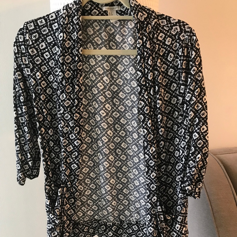 Forever 21 Black + White Print Kimono